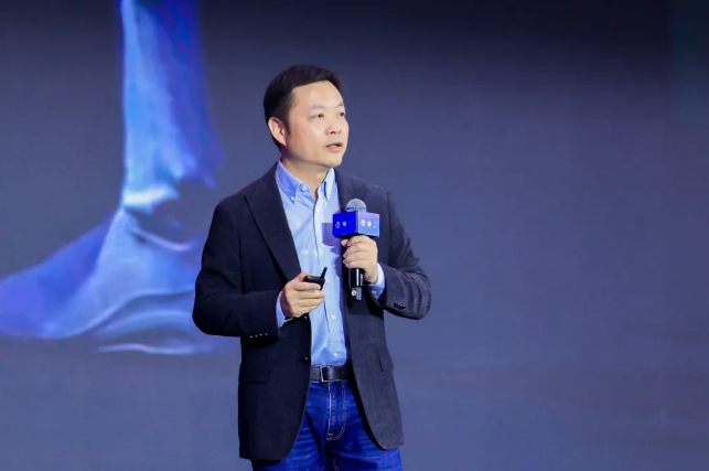 何小鹏：以物理 AI 布局三大智能赛道量产