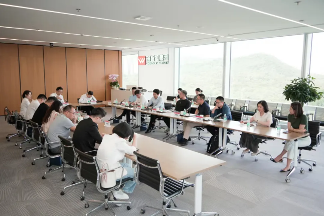 深商会搭台!10 家企业 “走进政数” 探深圳数字化新路径