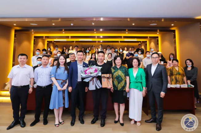 “深”谈 | 老字号吹响时尚号角，新跨界撞出潮火花