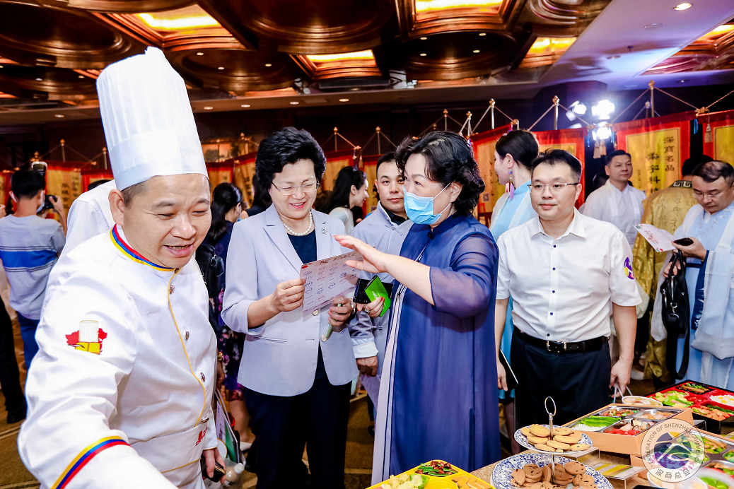 传统文化“碰撞”时尚国潮丨“深圳老字号”首届中秋欢乐购Mini庙会鸣锣开张