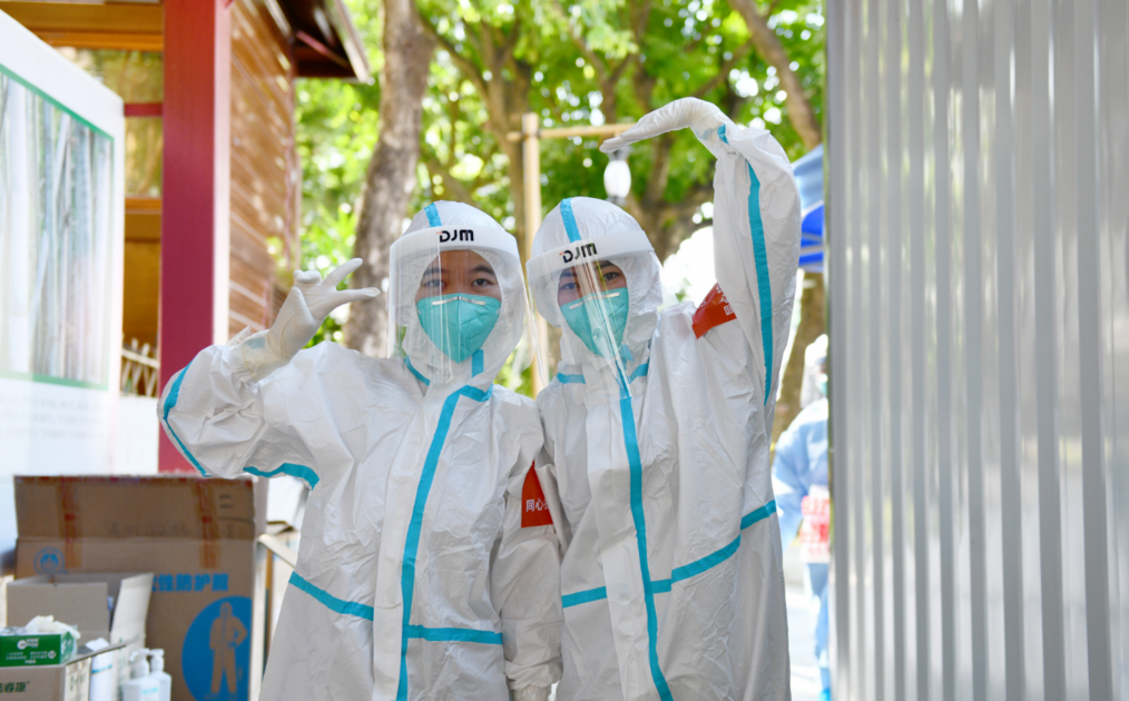 既是志愿者，又服务志愿者，他们白衣执甲逆行而上