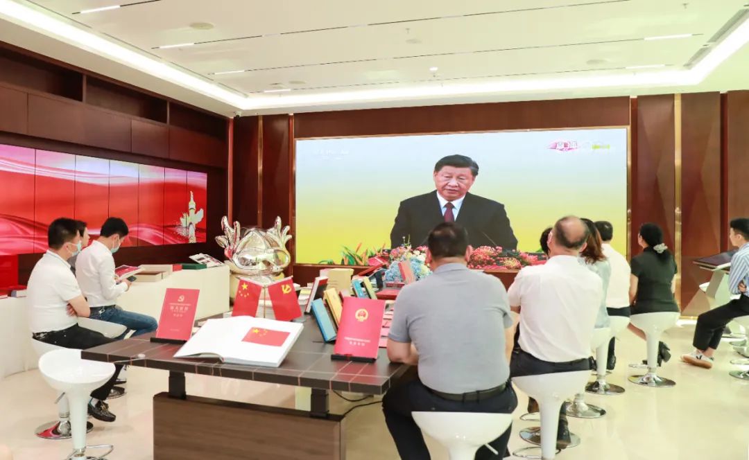 迎七一，促党建，深商会联合党委举办红旗历史主题教育展览